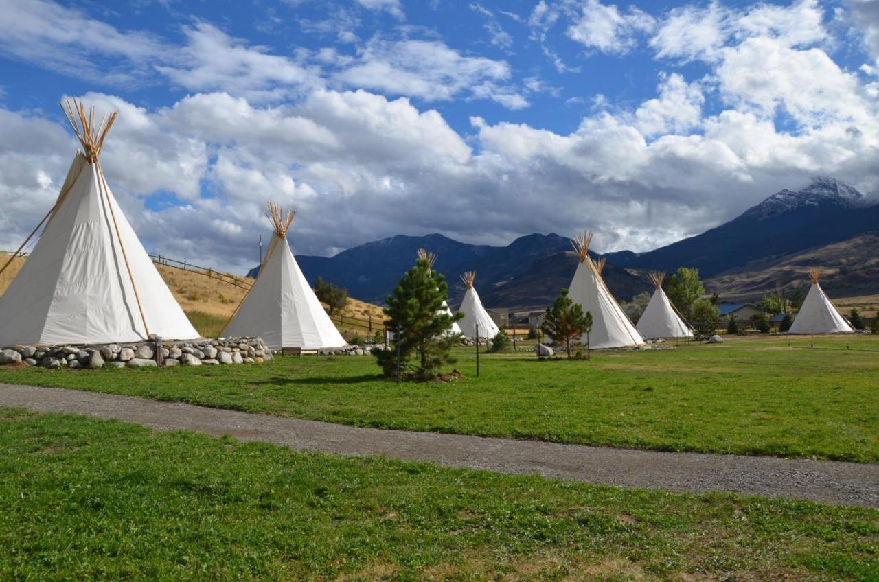 Dreamcatcher Tipi Hotel Gardiner Ngoại thất bức ảnh