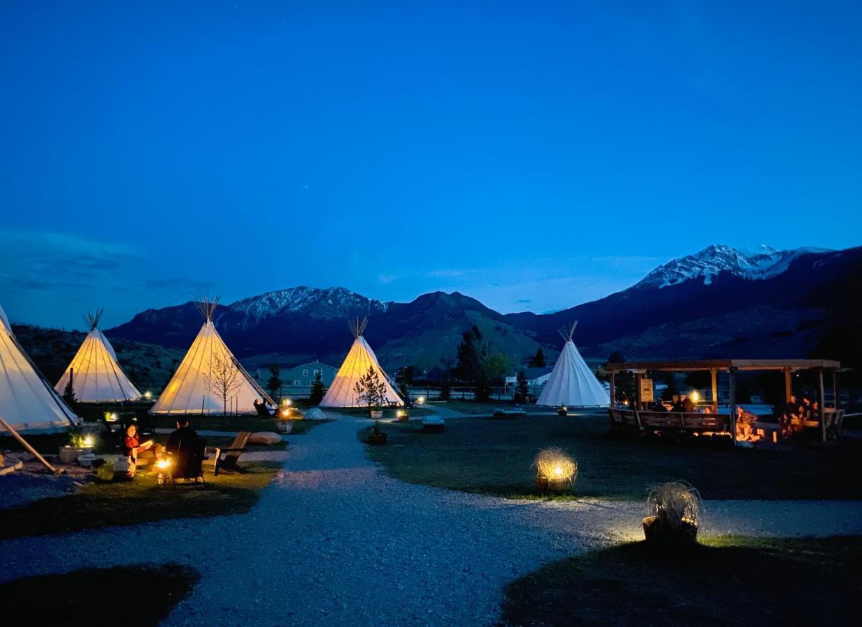 Dreamcatcher Tipi Hotel Gardiner Ngoại thất bức ảnh