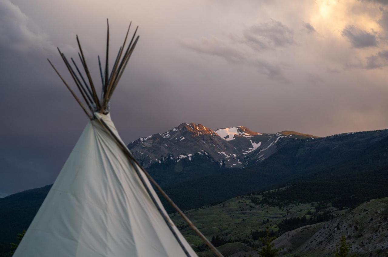 Dreamcatcher Tipi Hotel Gardiner Ngoại thất bức ảnh