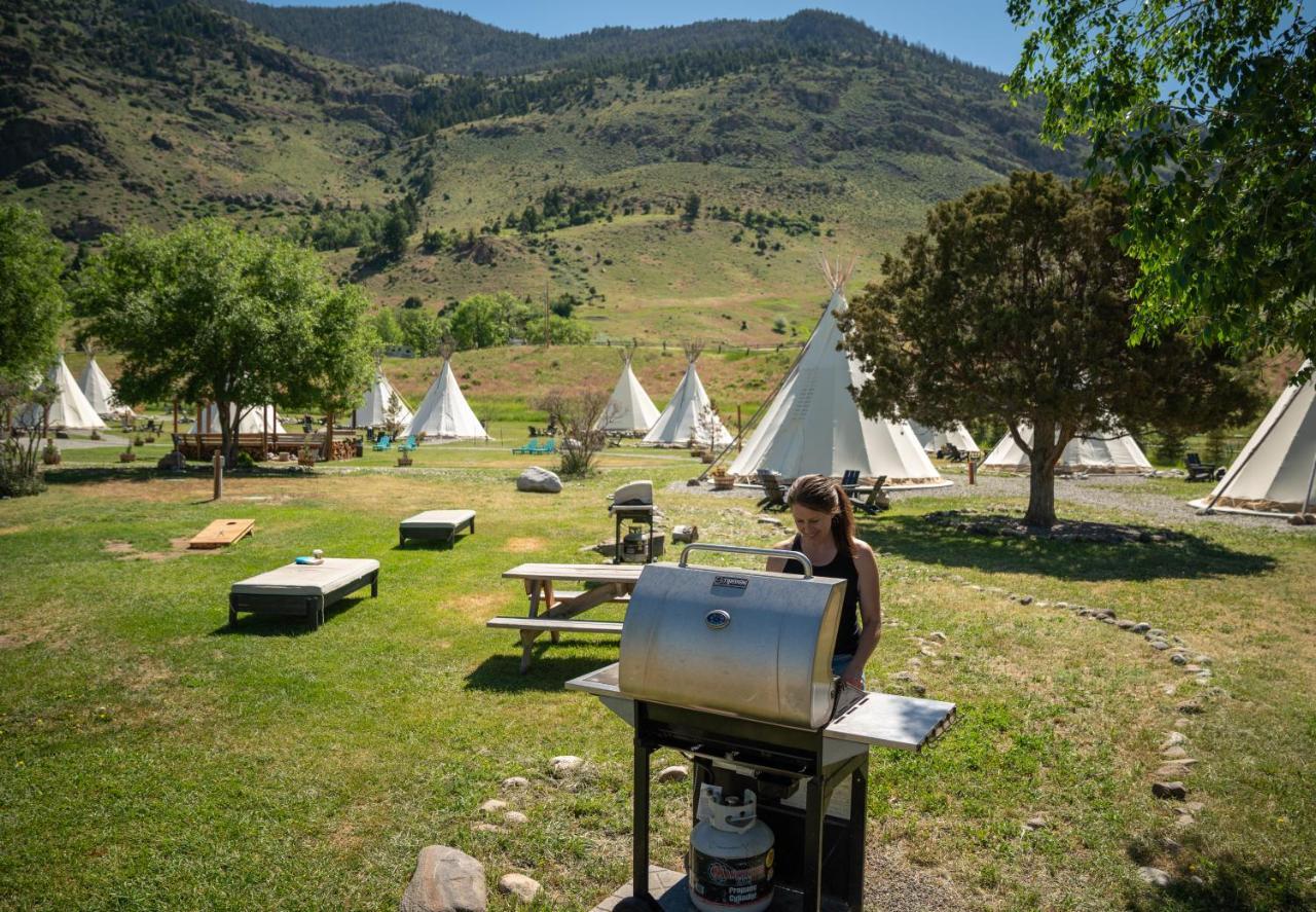 Dreamcatcher Tipi Hotel Gardiner Ngoại thất bức ảnh