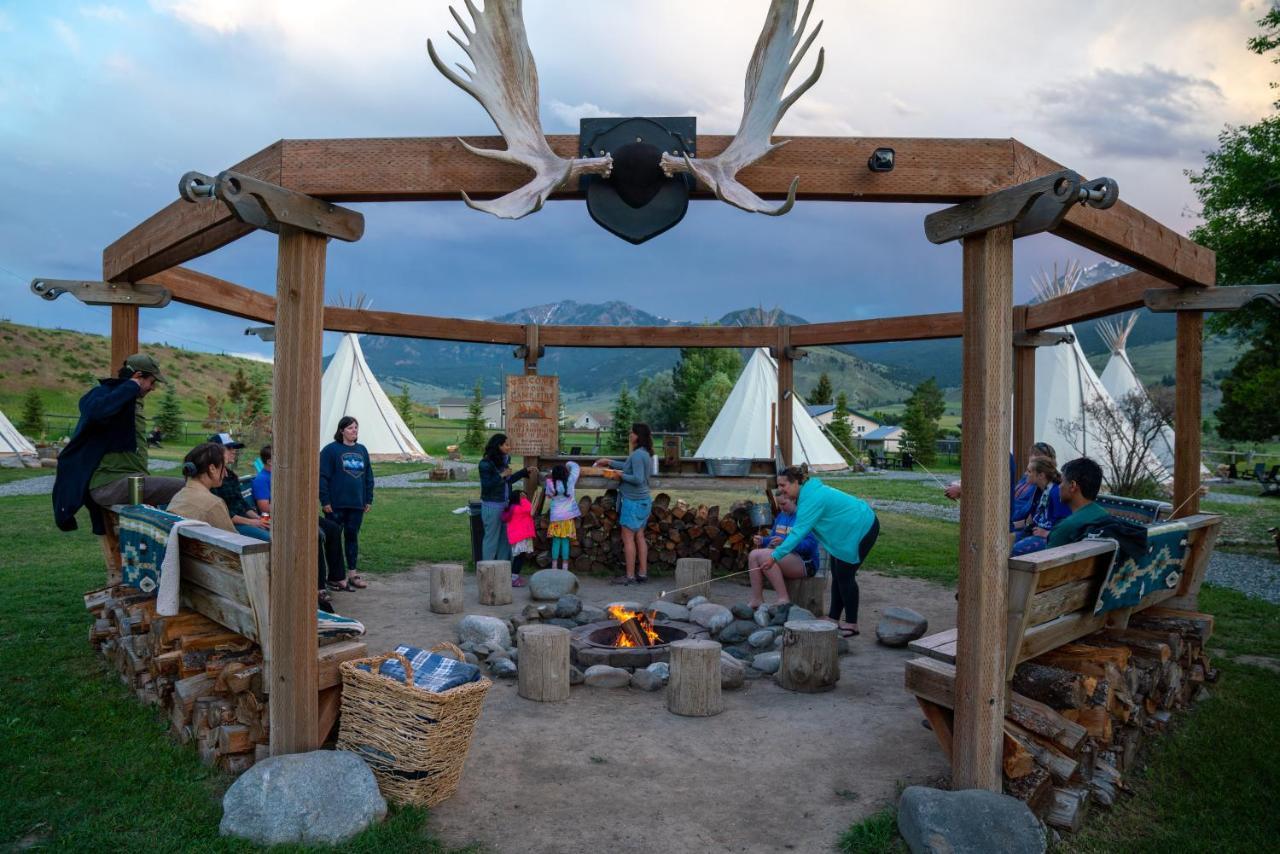 Dreamcatcher Tipi Hotel Gardiner Ngoại thất bức ảnh