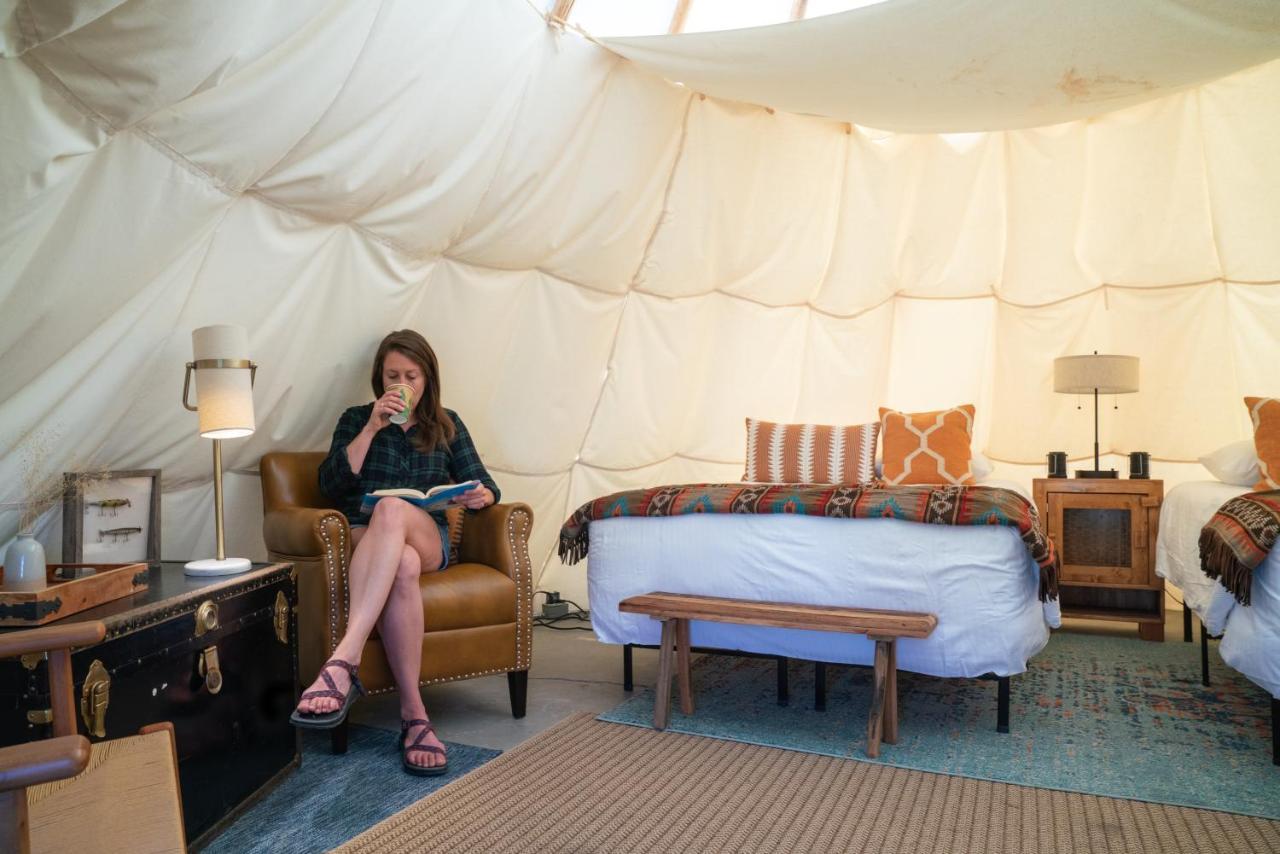 Dreamcatcher Tipi Hotel Gardiner Ngoại thất bức ảnh