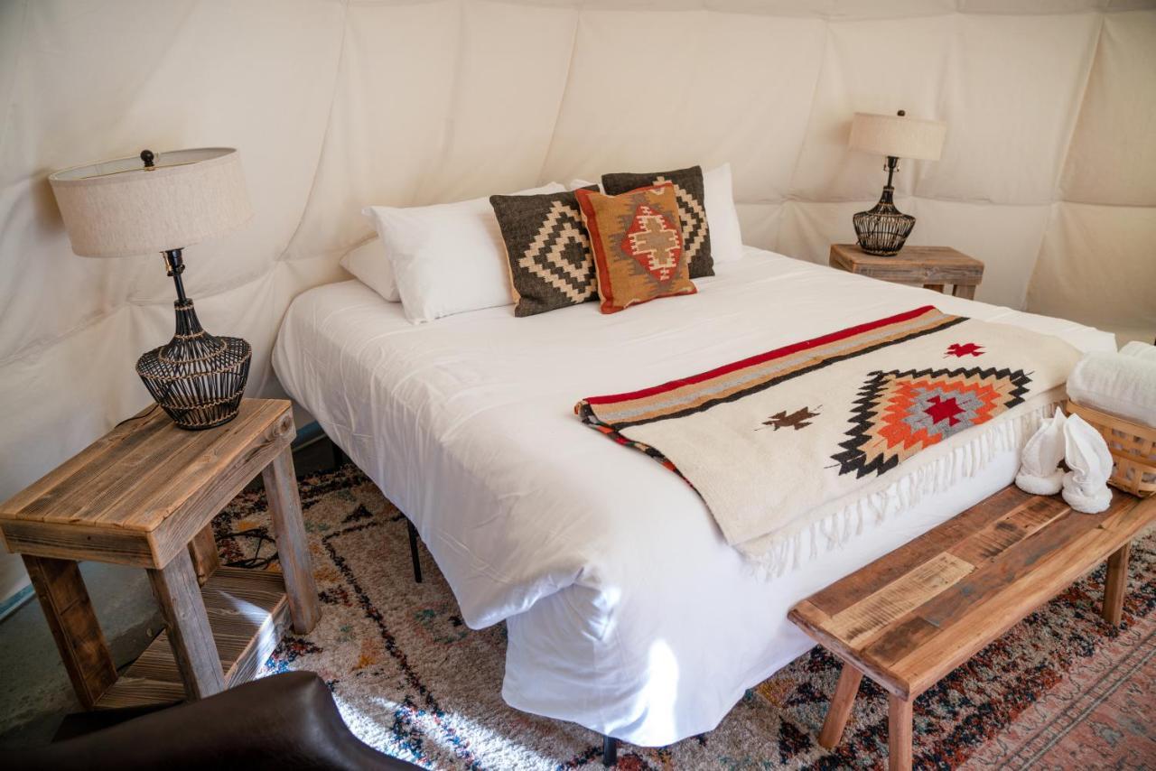 Dreamcatcher Tipi Hotel Gardiner Ngoại thất bức ảnh