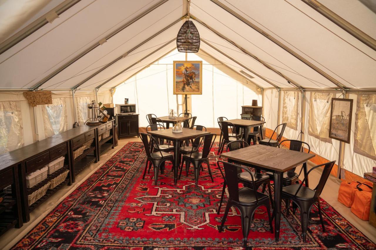 Dreamcatcher Tipi Hotel Gardiner Ngoại thất bức ảnh