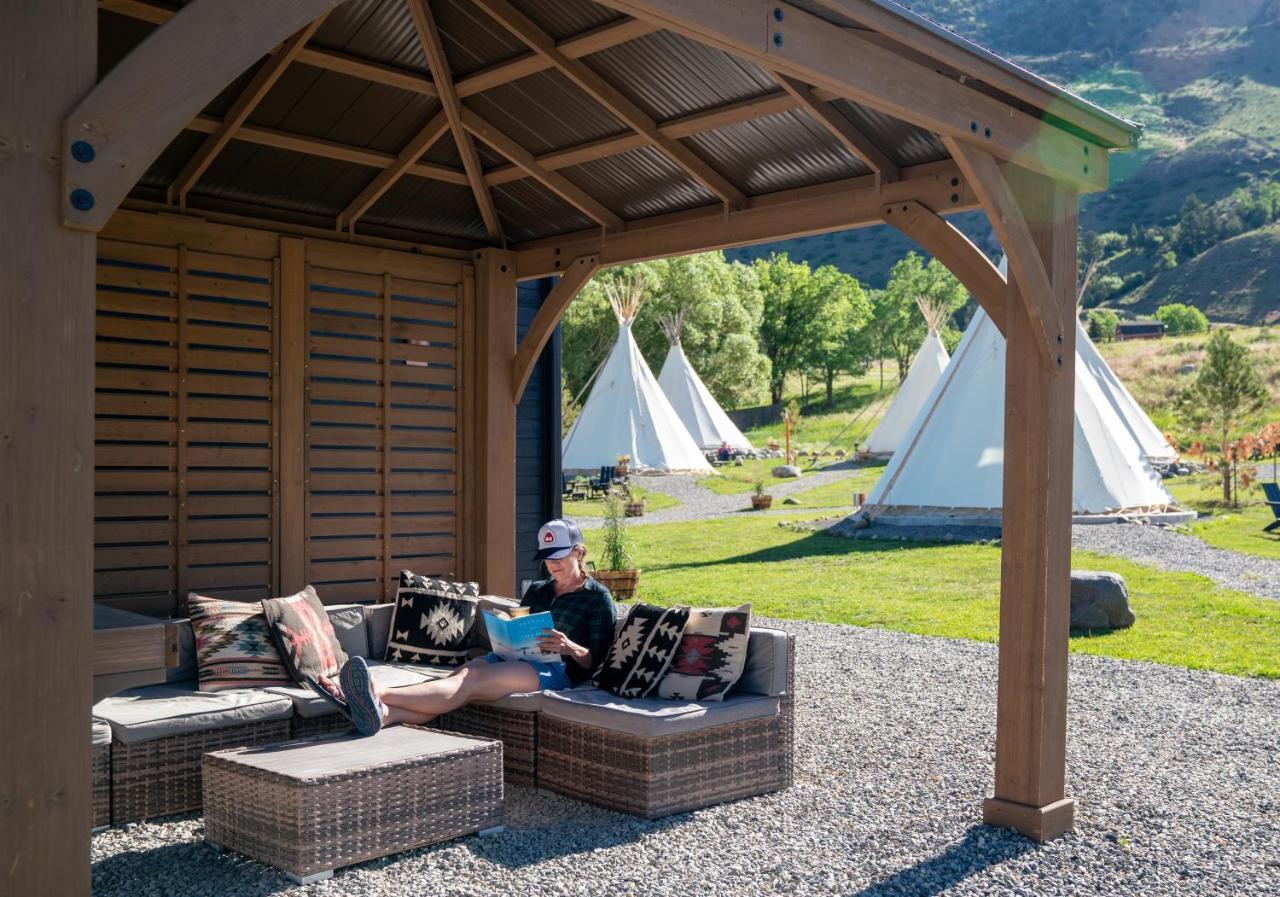 Dreamcatcher Tipi Hotel Gardiner Ngoại thất bức ảnh