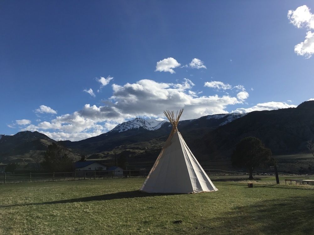 Dreamcatcher Tipi Hotel Gardiner Ngoại thất bức ảnh