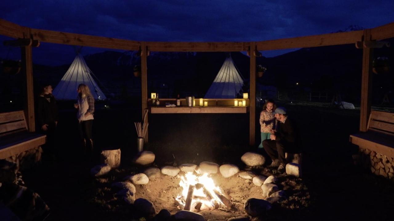 Dreamcatcher Tipi Hotel Gardiner Ngoại thất bức ảnh