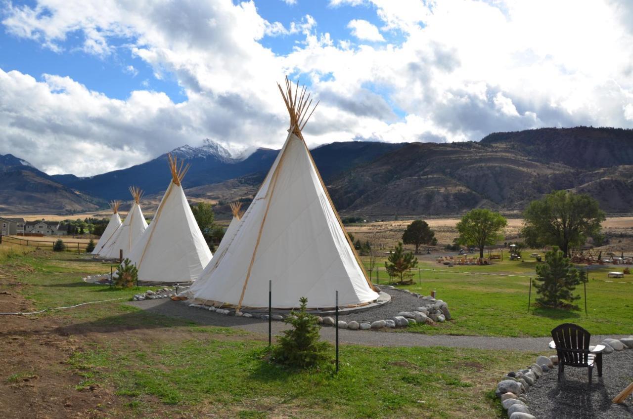 Dreamcatcher Tipi Hotel Gardiner Ngoại thất bức ảnh