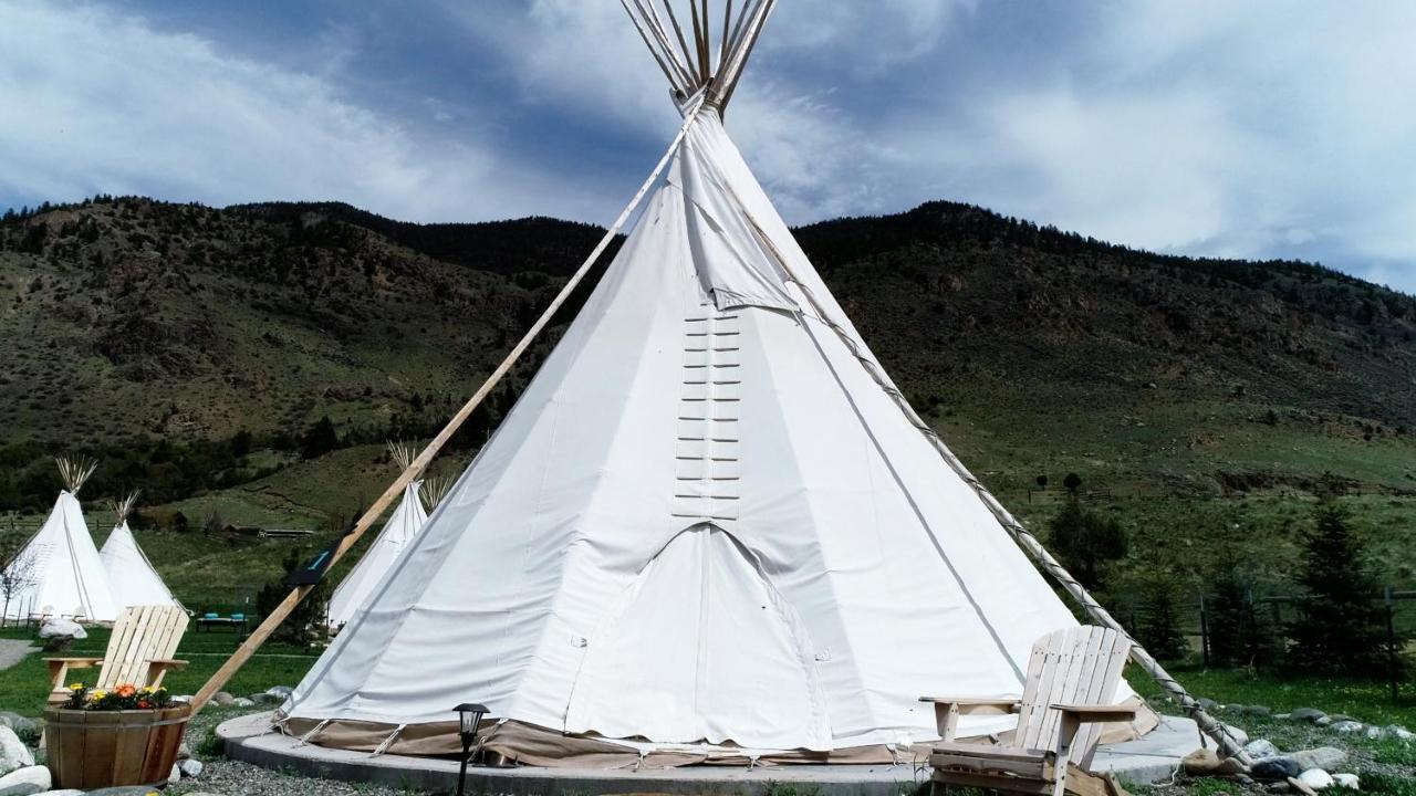 Dreamcatcher Tipi Hotel Gardiner Ngoại thất bức ảnh